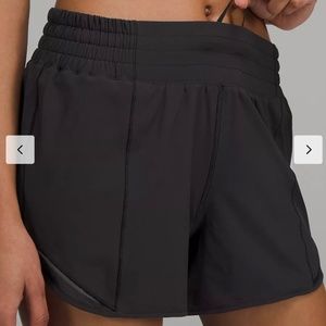 Lululemon Hotty Hot black shorts